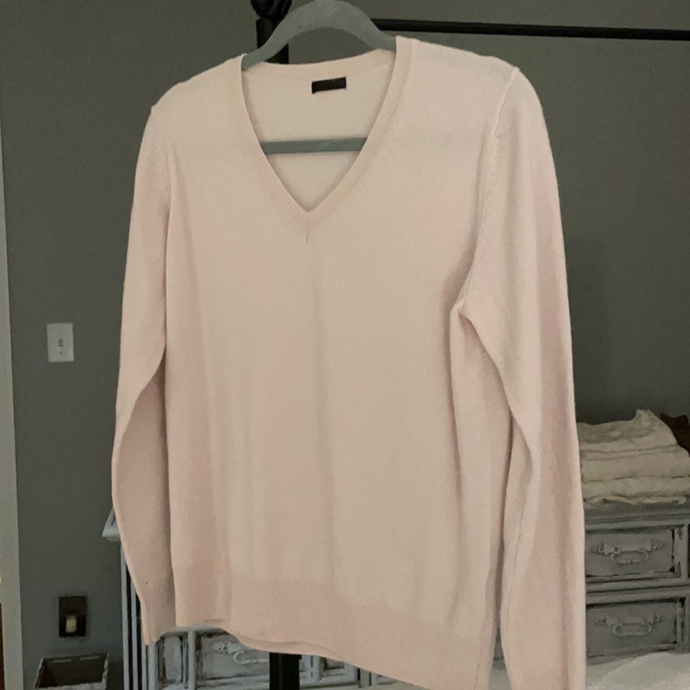 Cashmere V-Neck Sweater - M